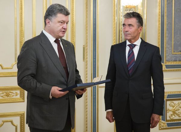 П.Порошенко встретился с генеральным секретарем НАТО Расмуссеном
