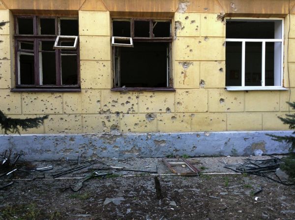 Разрушения после обстрела в городе Моспино Донецкой области Разрушения после обстрела в городе Моспино Донецкой области