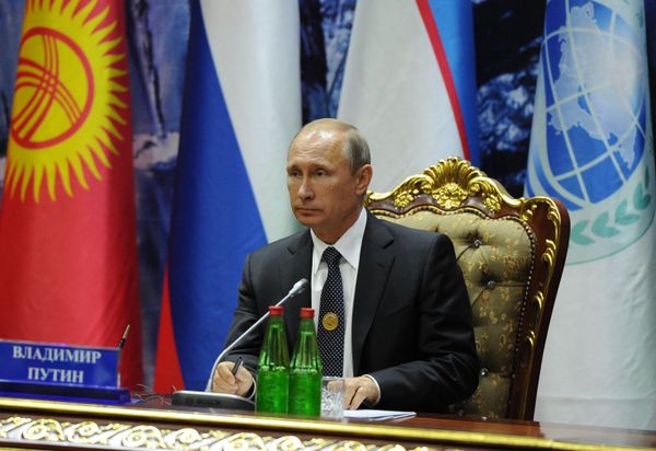 В.Путин принимает участие в саммите ШОС в Душанбе