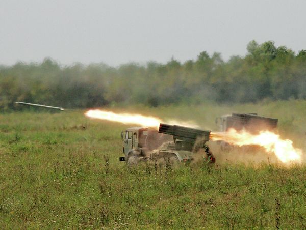 Тактические учения артиллерийских батарей Сухопутных войск в Чечне Тактические учения артиллерийских батарей Сухопутных войск в Чечне