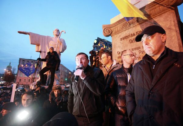 В Киеве продолжаются народные волнения В Киеве продолжаются народные волнения