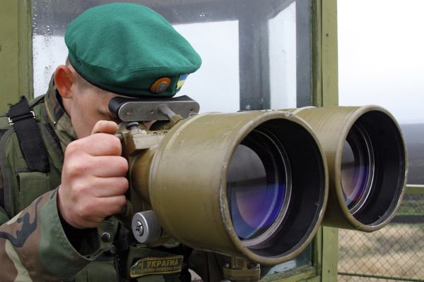 Пограничники на участке украино-российской границы
