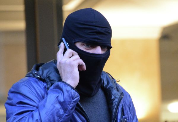 Сторонники федерализации взяли под контроль ряд административных зданий в Донецке