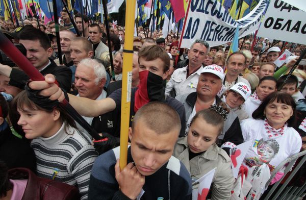Акция протеста оппозиции у здания Верховной Рады