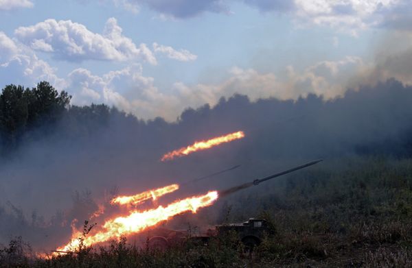 Тактические учения с боевой стрельбой артиллерийских частей и соединений Западного военного округа на Лужском военном полигоне в Ленинградской области