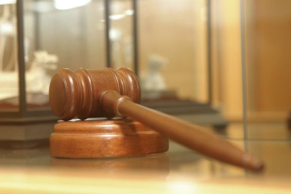 Молоток судьи Молоток судьи
