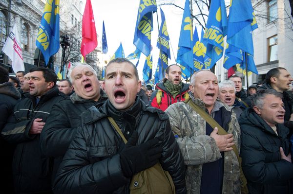 Пикет сторонников евроинтеграции Украины у здания Верховной Рады в Киеве