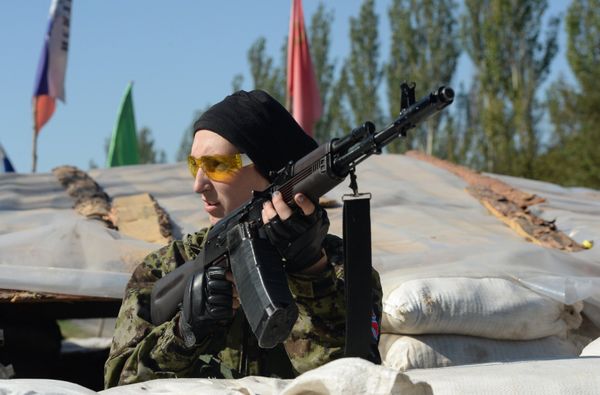 Палаточный лагерь бойцов народного ополчения в Горловке