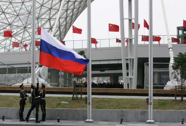 Дмитрий Медведев принял участие в мероприятиях Дня России на ЭКСПО-2010