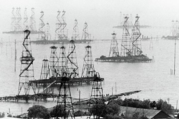 Нефтяные вышки Нефтяные вышки