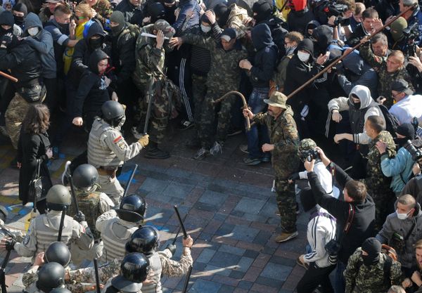 Столкновения у Верховной рады Украины в Киеве