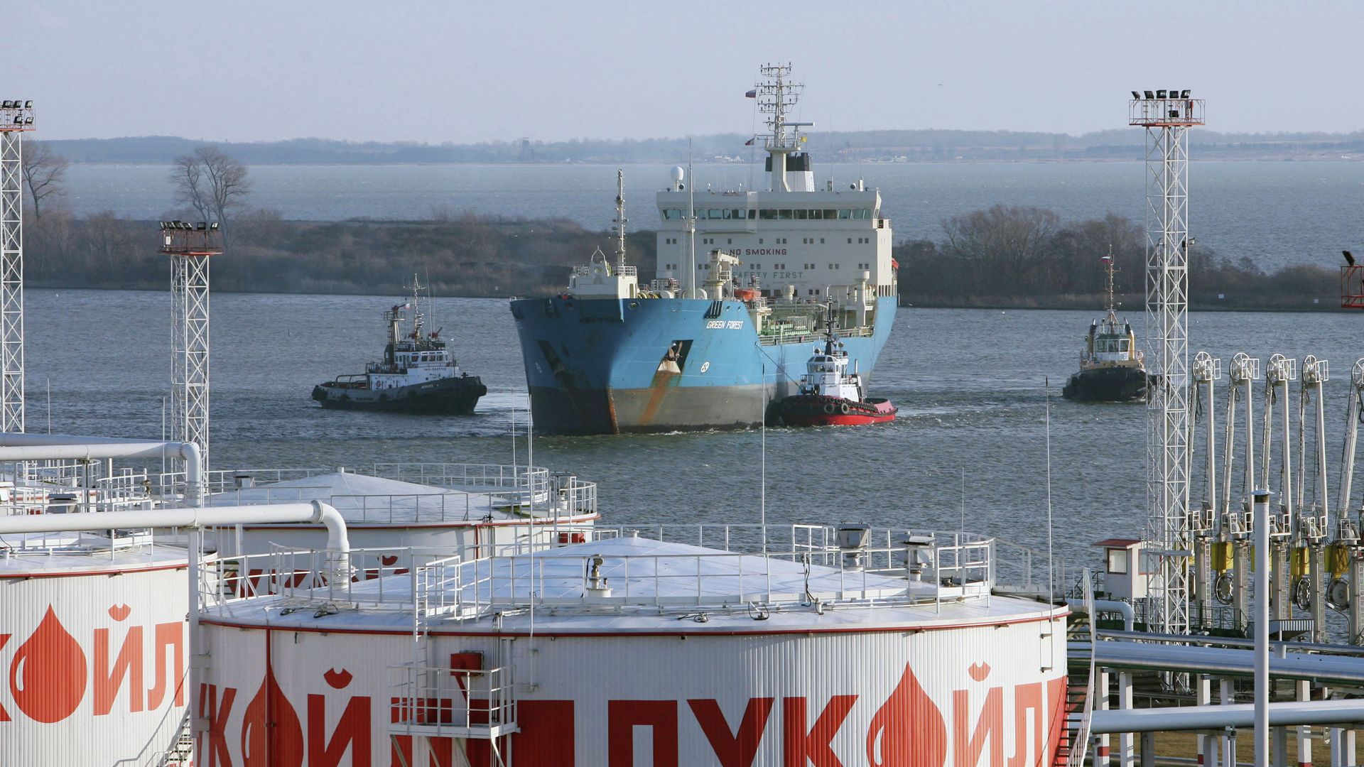 Комплексный нефтяной терминал (КНТ) ООО ЛУКОЙЛ-Транс - РИА Новости, 1920, 05.12.2022