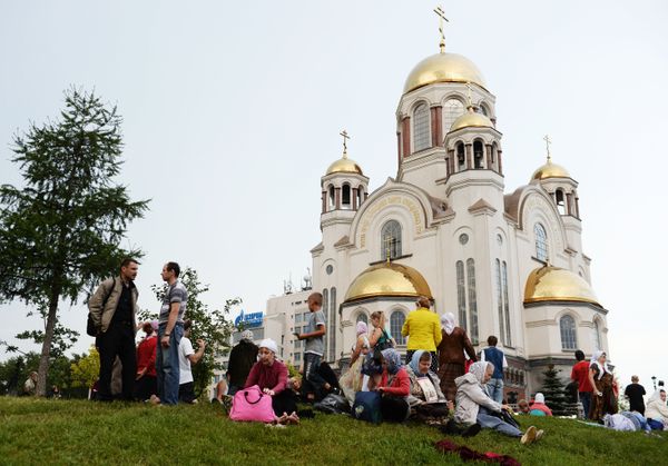 Крестный ход в память о гибели царской семьи Романовых в Екатеринбурге Крестный ход в память о гибели царской семьи Романовых в Екатеринбурге