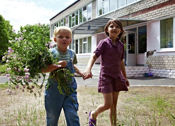 Дети, эвакуированные из Луганской области, в детском лагере в Харьковской области Дети, эвакуированные из Луганской области, в детском лагере в Харьковской области