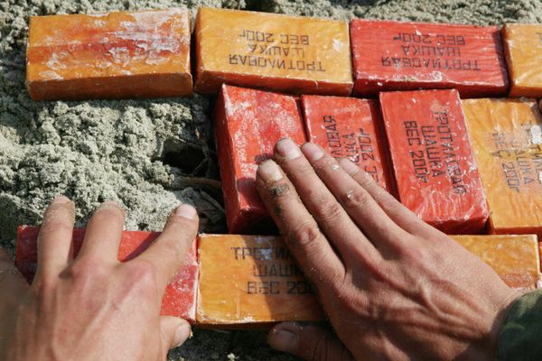 Уничтожение боеприпасов с вышедшим сроком хранения на полигоне Хмелевка Балтийского флота