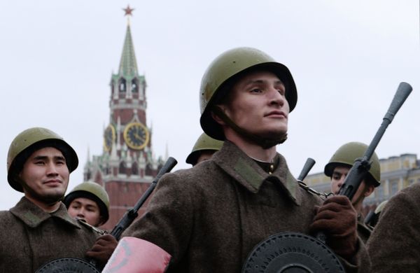 Репетиция парада в честь легендарного парада 1941 года