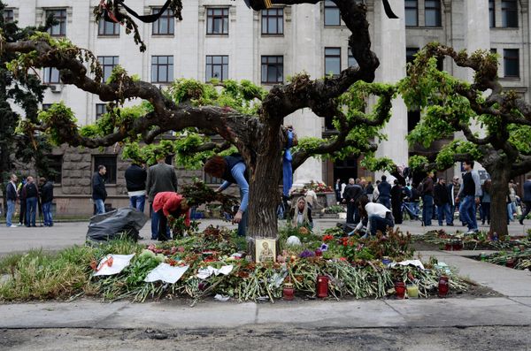 Траурные мероприятия у Дома профсоюзов в Одессе.