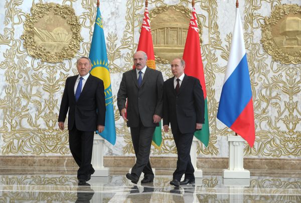 Рабочий визит В.Путина в Белоруссию для участия в заседании ВЕЭС