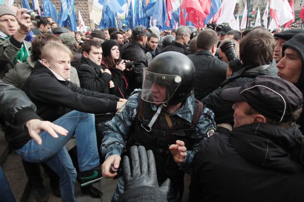 Беспорядки у здания Киевсовета
