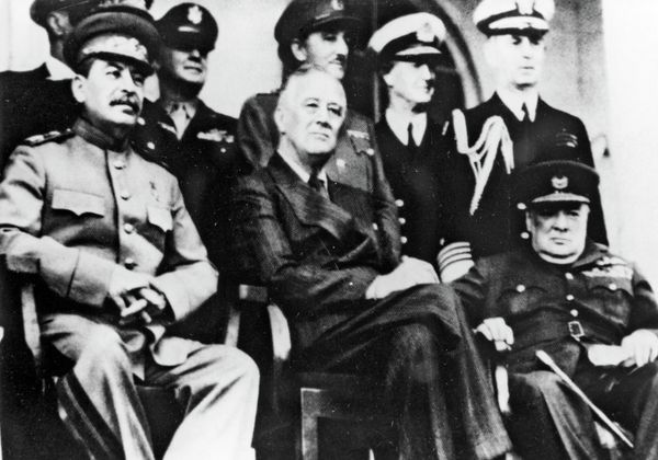 Иосиф Сталин, Франклин Рузвельт и Уинстон Черчилль Иосиф Сталин, Франклин Рузвельт и Уинстон Черчилль