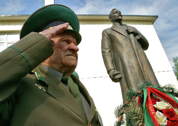 Открытие памятника Феликсу Дзержинскому