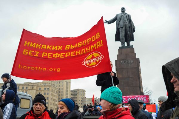 Митинг сторонников федерализации Украины в Харькове