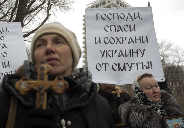 Крестный ход под лозунгом Украина, Россия, Беларусь - вместе Святая Русь! в Киеве Крестный ход под лозунгом Украина, Россия, Беларусь - вместе Святая Русь! в Киеве