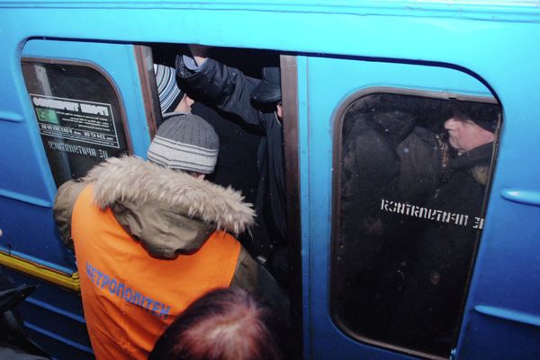 «Трамбовщики» в киевском метрополитене «Трамбовщики» в киевском метрополитене