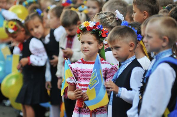 Начало учебного года в школах Украины Начало учебного года в школах Украины