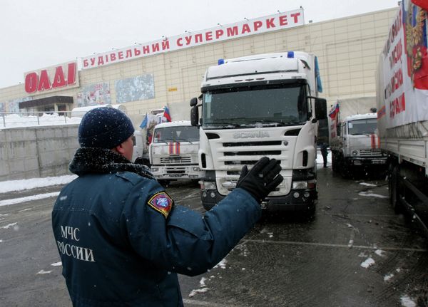 Восьмой российский конвой с гуманитарной помощью прибыл в Донецк Восьмой российский конвой с гуманитарной помощью прибыл в Донецк