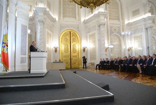 Обращение президента РФ В.Путина с ежегодным посланием к Федеральному собранию