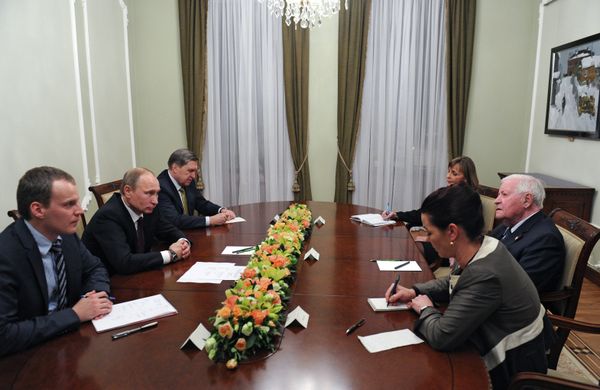 В.Путин принял бывшего канцлера ФРГ Г.Шмидта