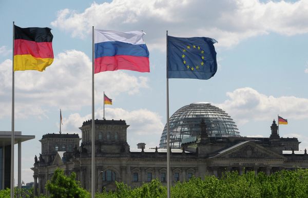 Флаги Германии, России и ЕС