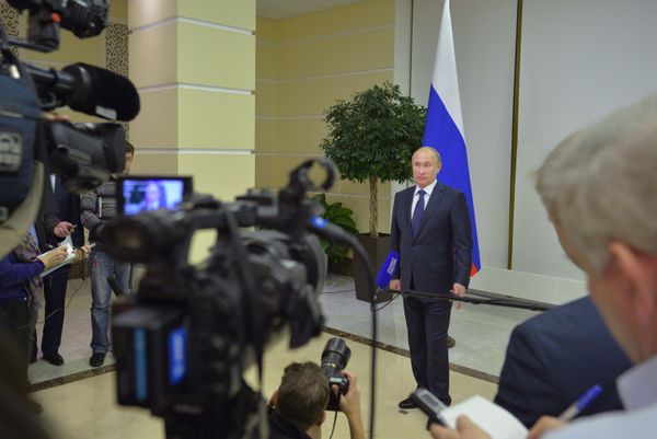 В.Путин встретился с Ф.Олландом