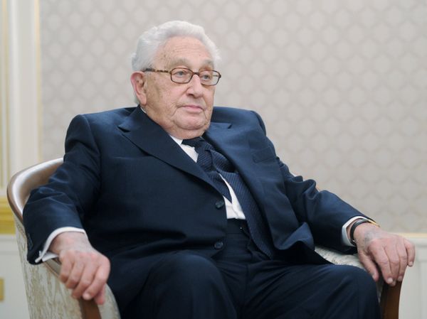 Генри Киссинджер на встрече с премьер-министром РФ Владимиром Путиным Генри Киссинджер на встрече с премьер-министром РФ Владимиром Путиным