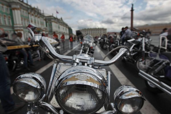 Мотопарад Harley-Davidson в Санкт-Петербурге