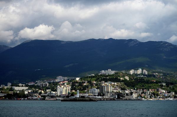 Города России. Ялта Города России. Ялта