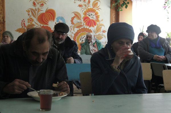 Социальная столовая в Амвросиевке Донецкой области