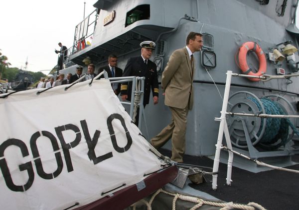 Заход в Балтийск корабля ВМС Польши объединенной группировки НАТО – базового тральщика Гопло Заход в Балтийск корабля ВМС Польши объединенной группировки НАТО – базового тральщика Гопло