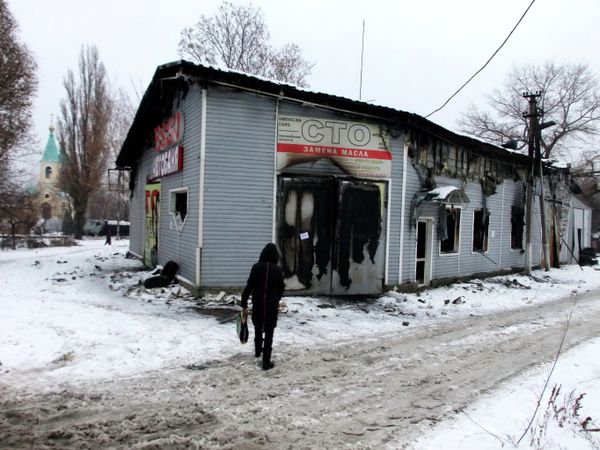 Последствия обстрела украинскими силовиками Донецка