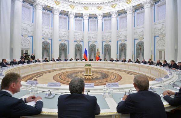 В.Путин провел встречу с представителями деловых кругов
