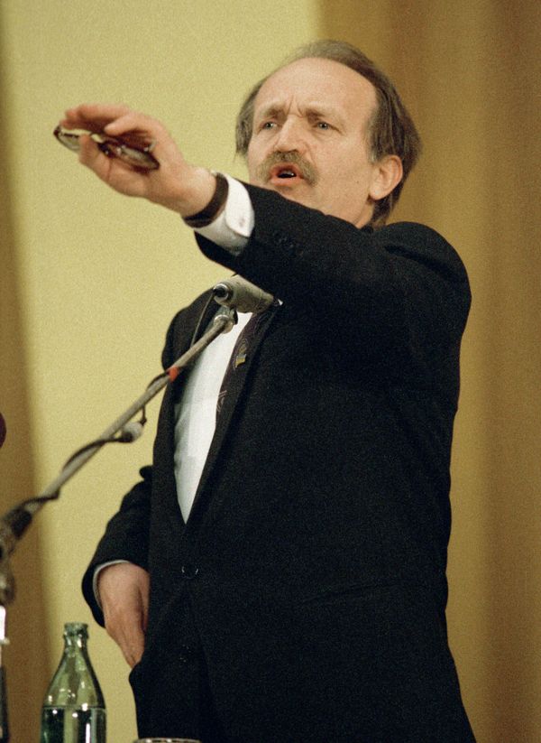 Сопредседатель Народного движения Рух Вячеслав Черновил Сопредседатель Народного движения Рух Вячеслав Черновил