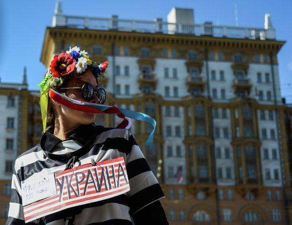 Митинг протеста против политики США на Украине Митинг протеста против политики США на Украине