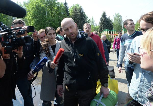 Иностранных военных наблюдателей ОБСЕ освободили в Славянске Иностранных военных наблюдателей ОБСЕ освободили в Славянске