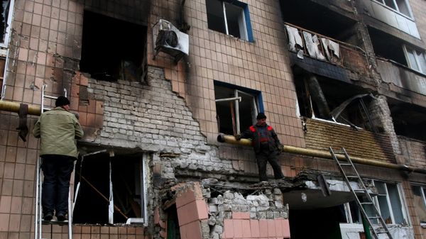 Последствия артиллерийского обстрела Донецка
