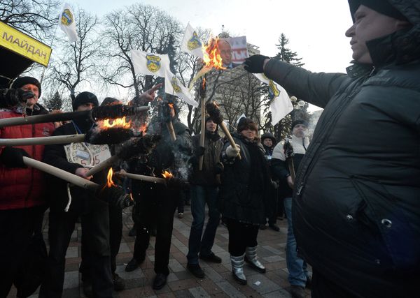 Акции протеста у здания Верховной рады Украины
