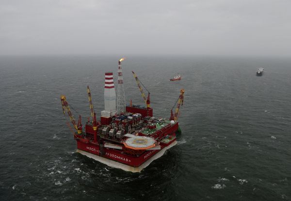 Нефтяная платформа Приразломная Нефтяная платформа Приразломная
