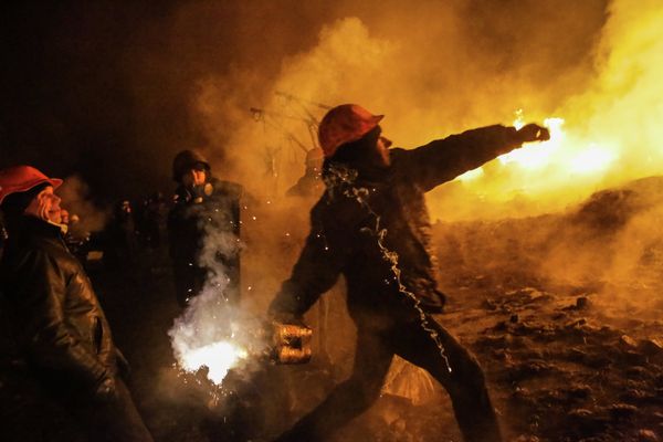 Столкновения протестующих с милицией в центре Киева