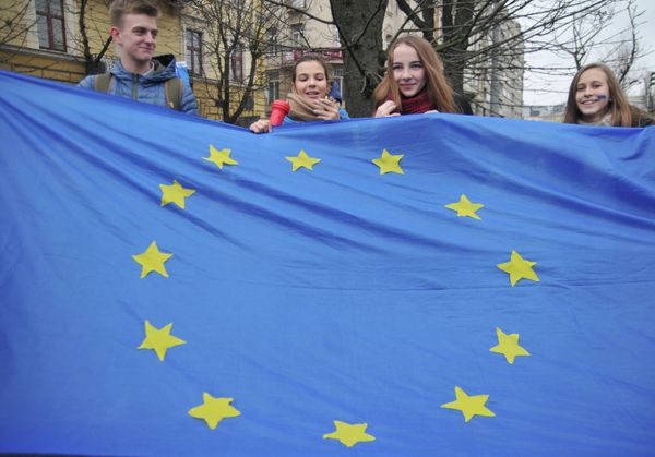 Студенческий митинг в поддержку евроинтеграции во Львове Студенческий митинг в поддержку евроинтеграции во Львове