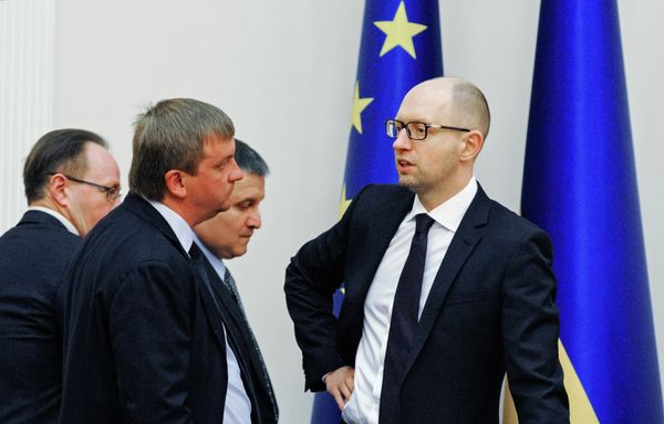 А.Яценюк провел заседание кабинета Министров Украины А.Яценюк провел заседание кабинета Министров Украины